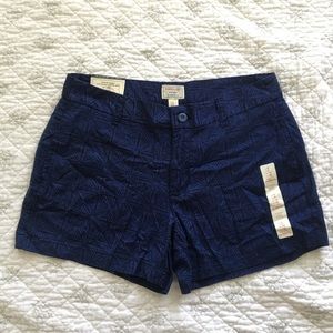 NWT Gap pattered chino shorts size 6. 4” inseam.